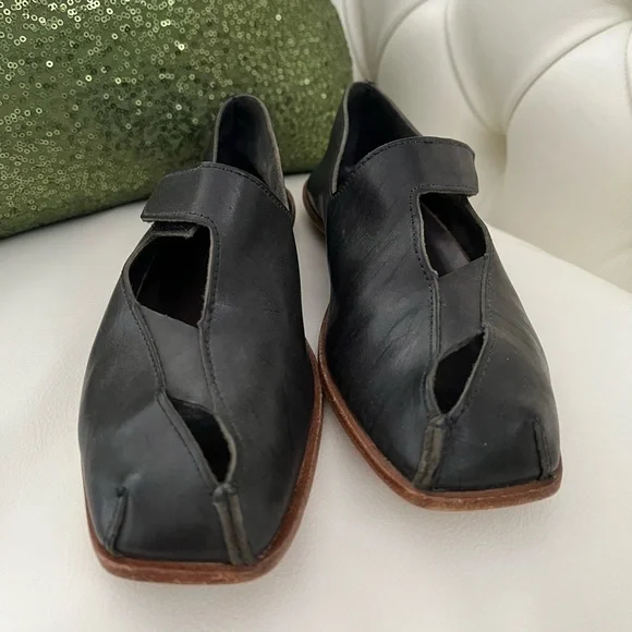 Cydwoq Black Leather Flat Shoes – EU 36 (Fits US 6.5) - Picture 6 of 10